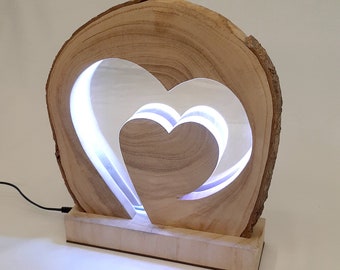 Herz Tischlampe aus einer Baumscheibe mit RGB LED und Fernbedienung