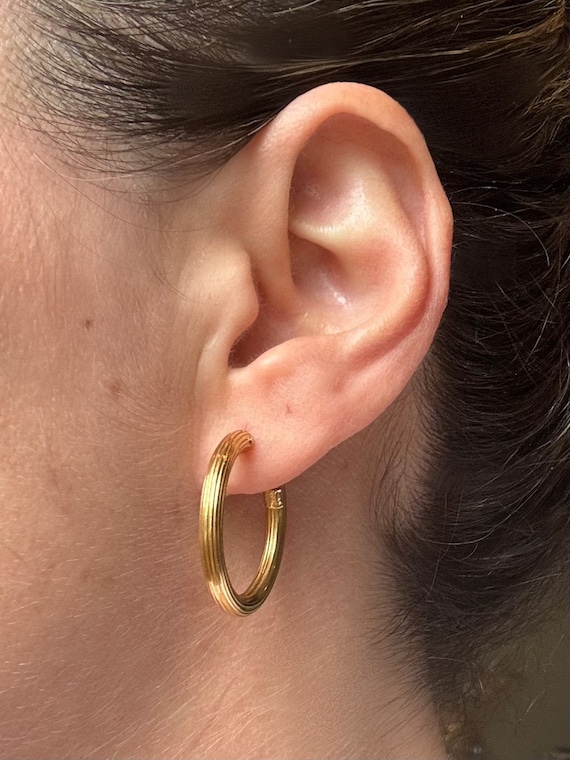 Vintage 18k Yellow Gold Tube Hoop Earrings
