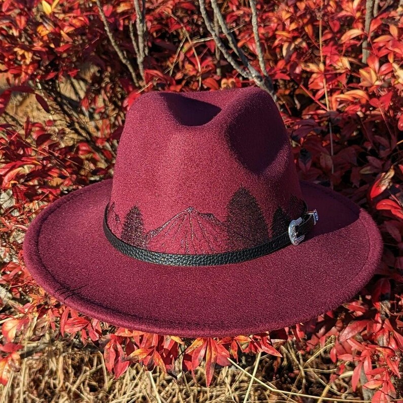 Chapeau brûlé montagne, fedora bordeaux, petit chapeau à bord, chapeau d'automne, mode nature, vêtements bohèmes occidentaux, accessoires de cow-girl, vêtements de randonnée image 13