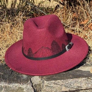Chapeau brûlé montagne, fedora bordeaux, petit chapeau à bord, chapeau d'automne, mode nature, vêtements bohèmes occidentaux, accessoires de cow-girl, vêtements de randonnée image 4