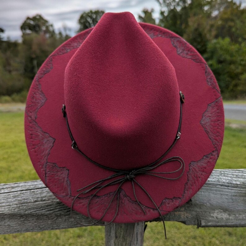 Chapeau brûlé montagne, fedora bordeaux, petit chapeau à bord, chapeau d'automne, mode nature, vêtements bohèmes occidentaux, accessoires de cow-girl, vêtements de randonnée image 7