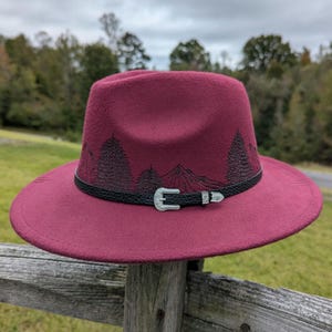Chapeau brûlé montagne, fedora bordeaux, petit chapeau à bord, chapeau d'automne, mode nature, vêtements bohèmes occidentaux, accessoires de cow-girl, vêtements de randonnée image 8
