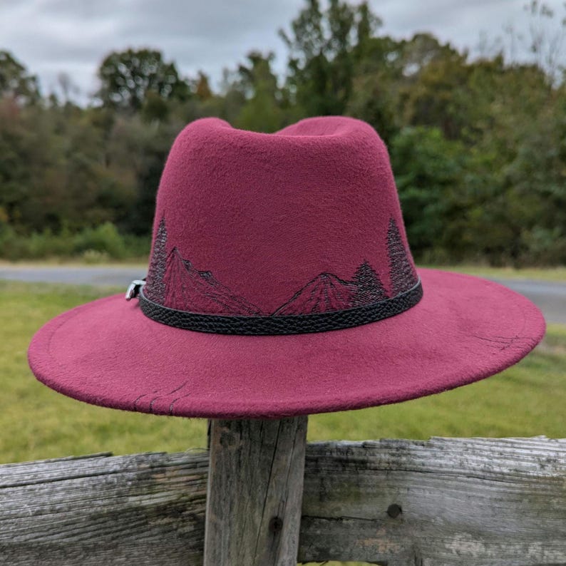 Chapeau brûlé montagne, fedora bordeaux, petit chapeau à bord, chapeau d'automne, mode nature, vêtements bohèmes occidentaux, accessoires de cow-girl, vêtements de randonnée image 10