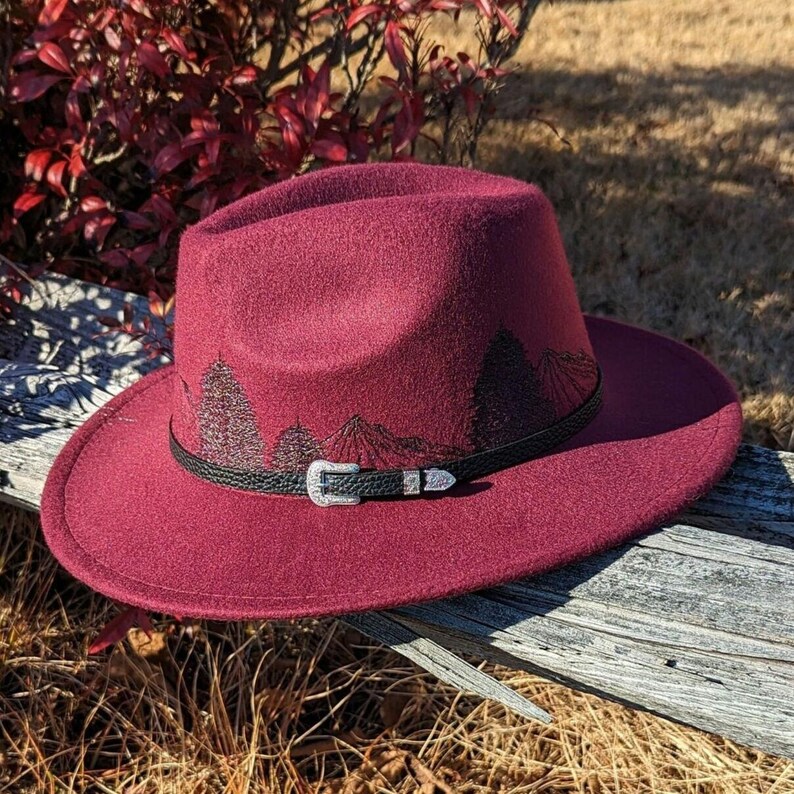 Chapeau brûlé montagne, fedora bordeaux, petit chapeau à bord, chapeau d'automne, mode nature, vêtements bohèmes occidentaux, accessoires de cow-girl, vêtements de randonnée image 15