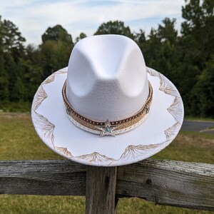 Mountain Burned Hat, Western Wedding Accessory, Boho Bridal Hat, White Cowgirl Hat, Wood Burnt Fedora, Engagement Hat, For Bride, For Women