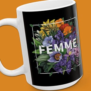 Taza de café con diseño floral para mujer: regalo del orgullo LGBTQ