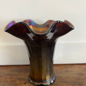 Vintage FENTON USA ruffle top standard amethyst pretty carnival glass vase