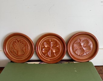 Vintage Pigeon Forge Pottery Coaster Set – Embossed Stoneware Cabin Decor