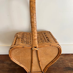 Vintage heart shaped wicker basket/ rattan purse / old basket/ flower basket/ hanging basket