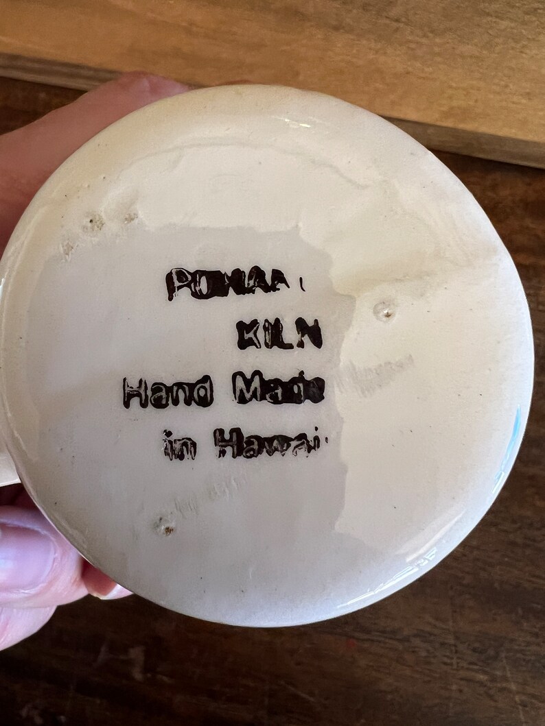 Vintage Hawaiian Handmade Pottery MUG ,white With Brown Flower Hawaii Tapa Design Polynesian