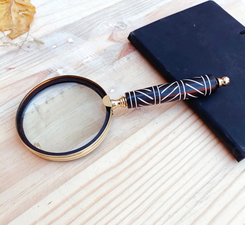 Brass Handheld Magnifier Reading Magnifying Glass for Map, Newspaper