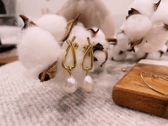 Freshwater pearl earrings handmade clearance