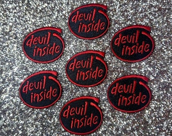 Toppa ricamata con scritta "Diavolo dentro" / applicazione termoadesiva