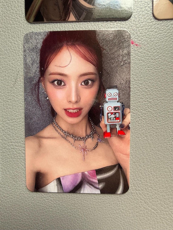 Official ITZY Born to Be Yuna Album Photocards - Etsy