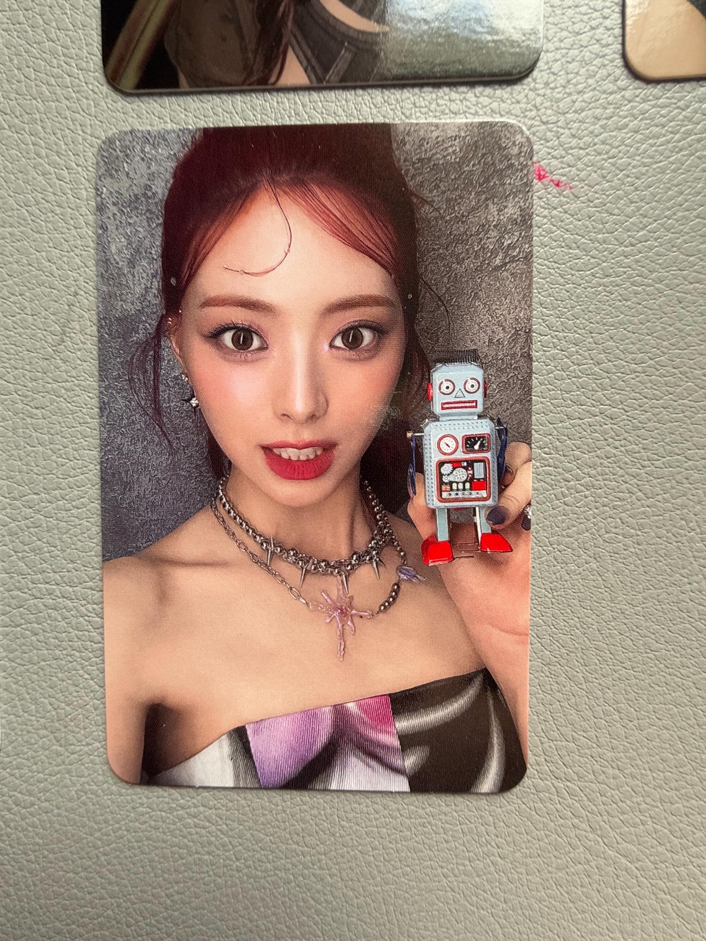 Official ITZY Born to Be Yuna Album Photocards - Etsy
