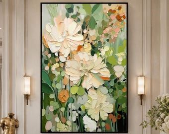 質感のある花柄の絵画、白い花の厚塗り壁画、キャンバスに描かれた大きなオリジナル作品、セージグリーンの植物装飾、モダンなリビングルームへの贈り物