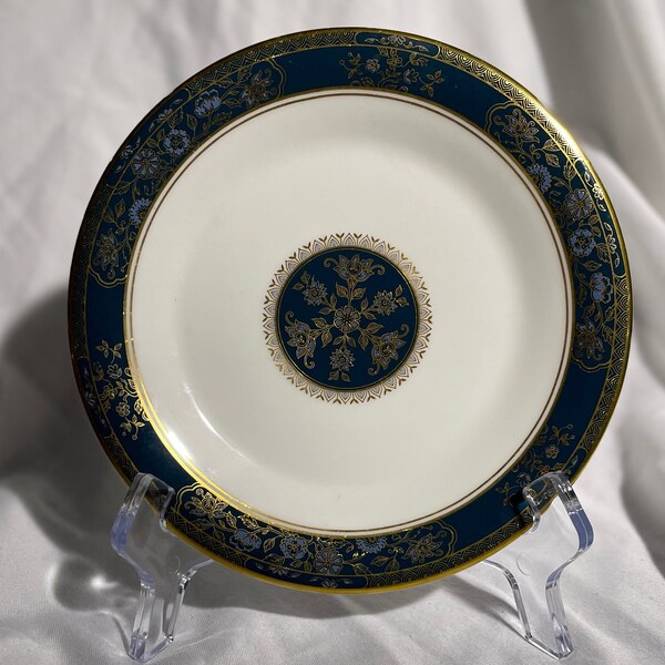 Royal Doulton CARLYLE patter - Lunch plate - 8 inches - Discontinued