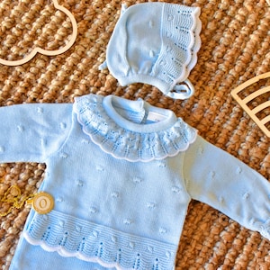 Handmade Knitted Newborn Outfit: Hypoallergenic Baby Knit Set