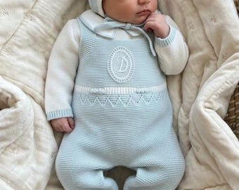 Combi-short bleu pour nouveau-né en tricot de coton avec chapeau pour bébé