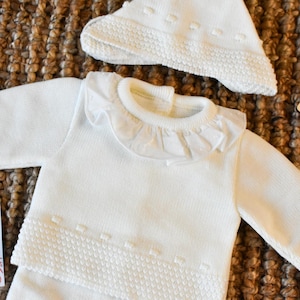 Handmade Knit Newborn Outfit: Spanish Style Baby Set
