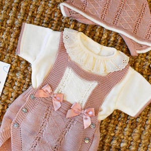 Handmade Knitted Baby Outfit Set: Hypoallergenic Newborn Clothes