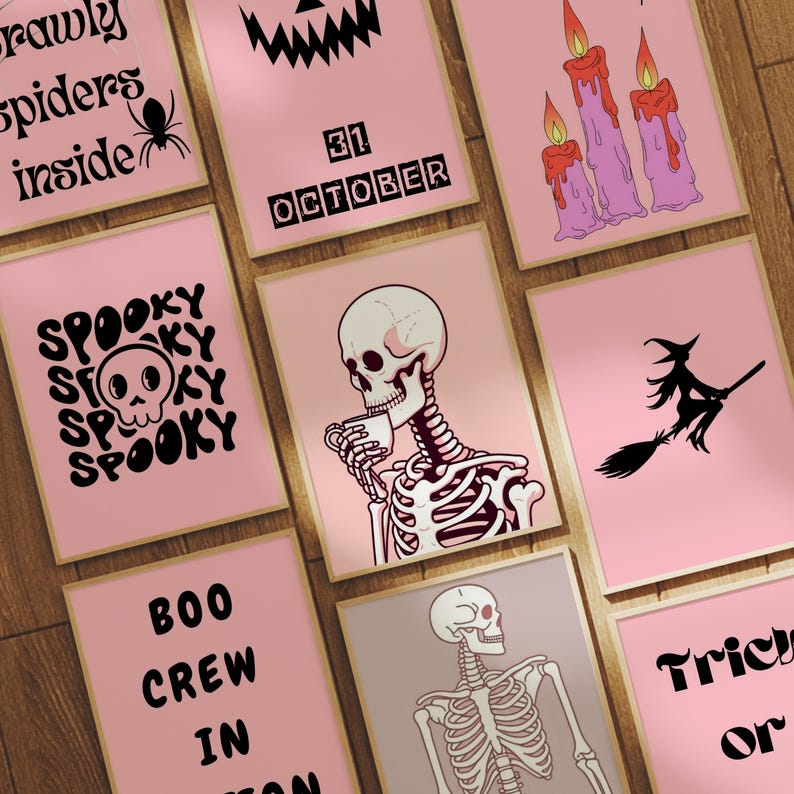 Puede incluir: Un conjunto de ocho p&oacute;sters imprimibles de tem&aacute;tica de Halloween con fondos rosas y texto negro. Los p&oacute;sters presentan varios dise&ntilde;os espeluznantes, incluyendo una calavera, una bruja, una ara&ntilde;a y una calabaza. El texto en los p&oacute;sters incluye frases como "Spooky", "Boo Crew", "Trick or Treat", y "Rawly Spiders Inside".