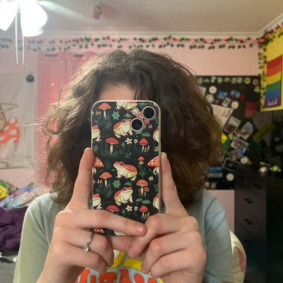 Boho Frog and Mushroom Phone Case: Vintage Floral Art