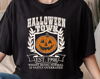 Halloween Town Shirt, Vintage Pumpkin Graphic Tee, Spooky Season T Shirt, Retro Fall Top, Cute Halloween Outfit, Cozy Autumn Graphic