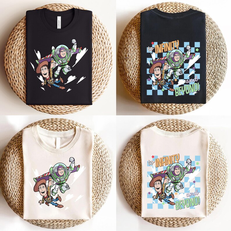 Puede incluir: Cuatro camisetas con los personajes de dibujos animados Buzz Lightyear y Woody. Dos camisetas son negras y dos son blanquecinas. Una camiseta negra tiene a los personajes con nubes blancas. La otra camiseta negra y una blanquecina tienen el texto "to INFINITY and BEYOND!"