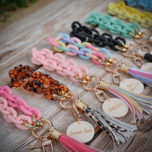 Handlein Key Ring Bracelet ，Mini Keychain Bracelet for Women，Key Rings for  Keychains Holder Car ID Badges Card Wallet Phone.