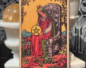 Handcrafted Wooden Queen of Pentacles Tarot Card - Altar Decor & Divination Tool - Witchy Home Decor