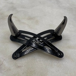 Curved metal horn hair clips | Black Cat Claw