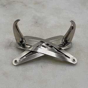 Curved metal horn hair clips | Silver Cat Claw