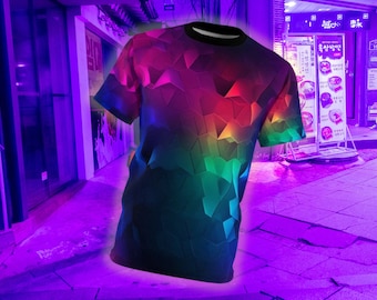 Camiseta con estampado integral azul geodésico y cambio de tono morado ciberpunk. Camiseta AOP con estampado geométrico. Camiseta unisex con estampado integral.