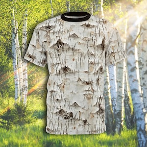 Birch - White Birch Bark Pattern Unisex T-Shirt, Naturliebhaber Shirt, Baumrinde Camouflage, Forest Woods AOP T-Shirt, Outdoor Adventure Wear