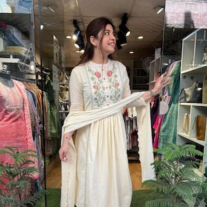 White kurtis online shopping best sale