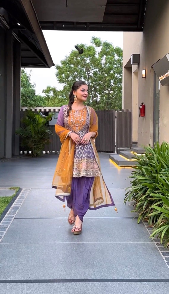 Dhoti Salwar Suits Dotti Dresses Punjabi Fashion Salwar Designs, Kurti  Designs Party Wear, Blouse De | Looks, Roupas, Roupas de dança