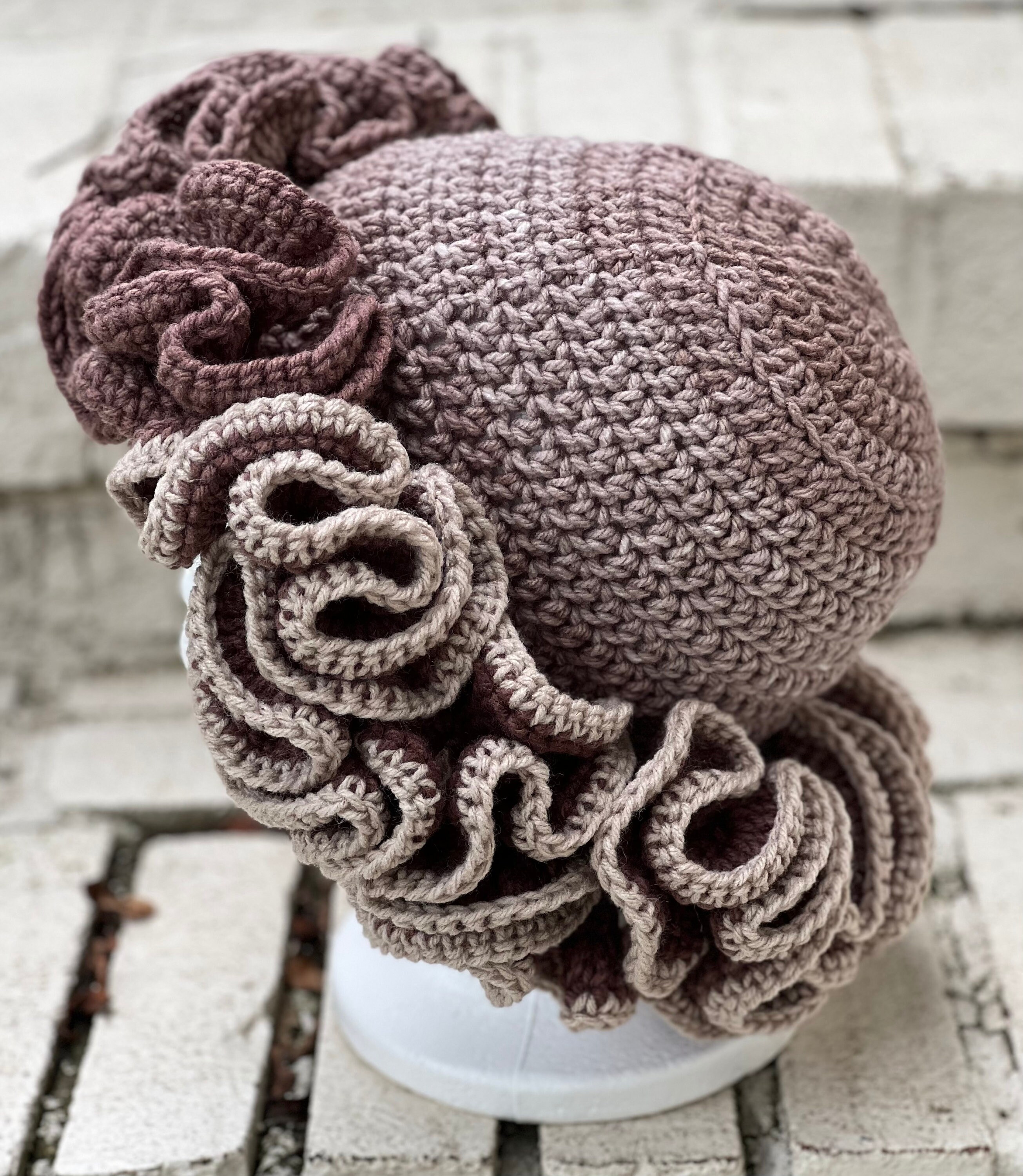 Crochet Ruffle Hat Ombre (dramatic) - Etsy display picture 1