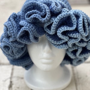Crochet Ruffle Hat ombre (dramatic)
