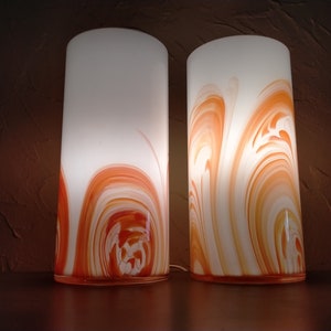 2er Set Vintage weiße und orange Glas Tischlampen, Vintage Glas Zylinderlampe, Murano Tischlampe aus den 1980er Jahren, Nachttischlampe Bild 7