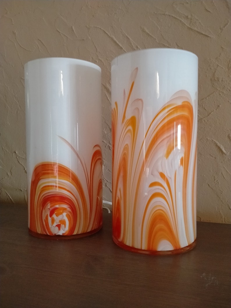 Set van 2 vintage witte en oranje glazen tafellampen, vintage cilindervormige glazen lamp, Murano tafellamp uit de jaren 80, bedlampje afbeelding 9