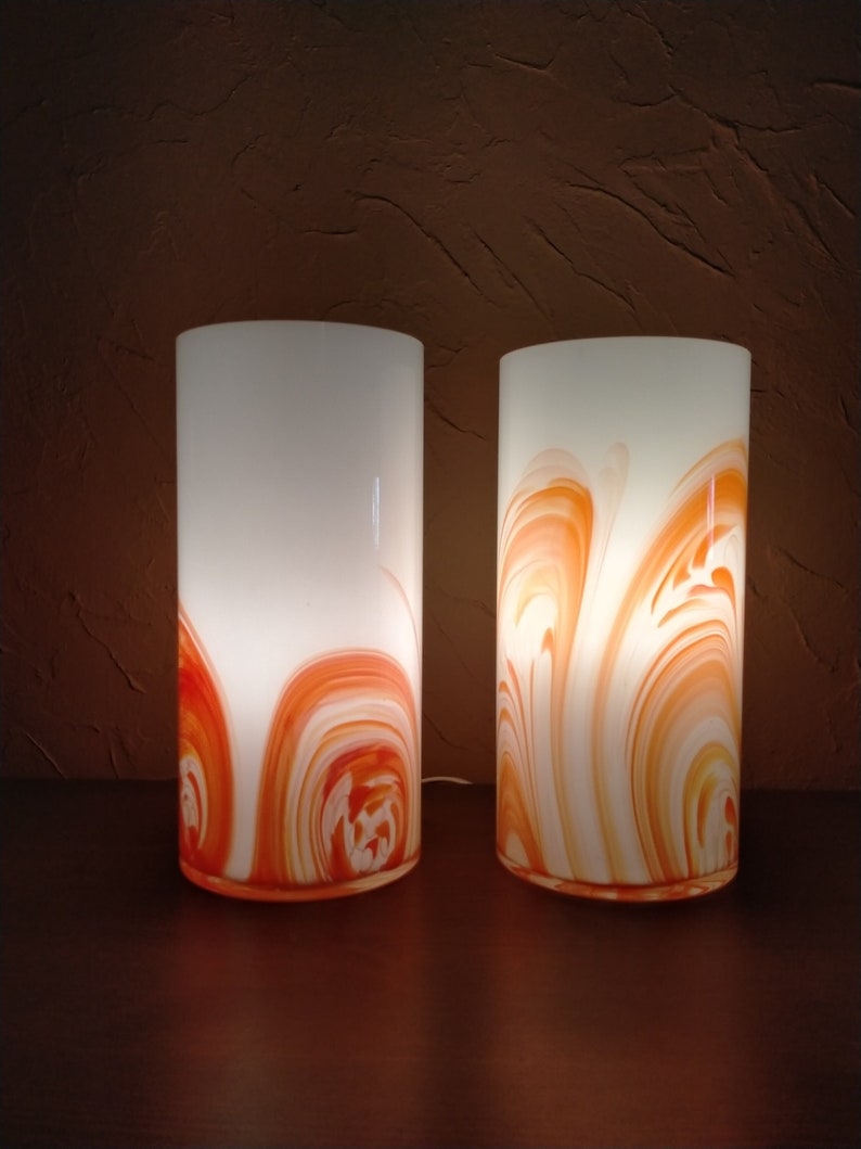 Set van 2 vintage witte en oranje glazen tafellampen, vintage cilindervormige glazen lamp, Murano tafellamp uit de jaren 80, bedlampje afbeelding 2