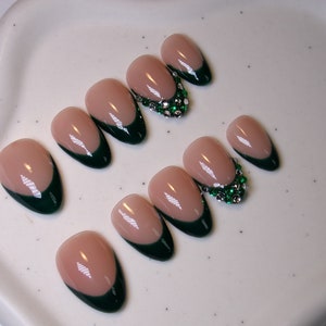 Press on nails