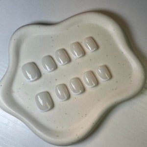 Press on nails