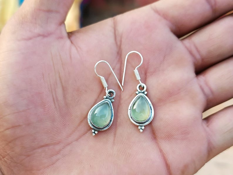 Handgjorda örhängen i 925 sterlingsilver med prehnit bild 2