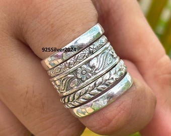 Handgjort ringset i sterlingsilver, stapelringar i blommönster, bröllopssmycken