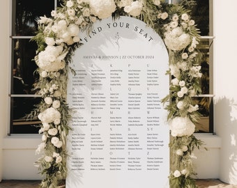 Dreamy custom Wedding Seating Chart template in Canva. Minimal arch shape. Easy to customise. Boho luxury aesthetic #Ama