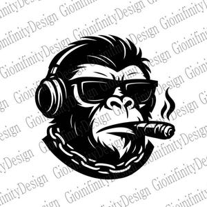 Pode incluir: Gráfico a preto e branco de um gorila usando óculos de sol, fones de ouvido e uma corrente. O gorila está fumando um charuto. O design é uma ilustração arrojada e estilizada.