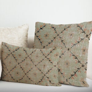 Modern Pillow, Turkish Rug Pattern Pillow Case, Home Decor, Turkish Pillow, Turkish Design Pillow Cover, Green Pillow Sham, Designer Pillow,