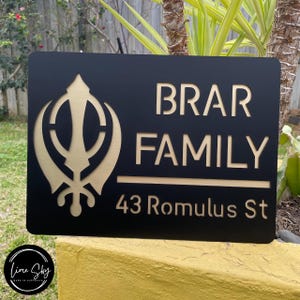 Moderne Hausschilder | Haustür Zahlen Plakette | Mailbox-Adresse | Personalisiertes / individuelles Einweihungsgeschenk | Punjab | Khanda-Stil